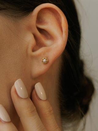 Hexa Frame Sea Pearl Studs