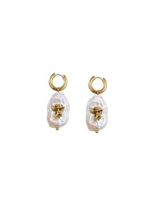 Fascinato Barocco Earring with natural baroque pearl drops and gold angel motifs | LE FIGUE NEW YORK