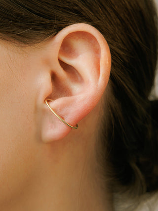 Sculptural Curve Sleek Studs